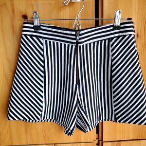Zara Trafuluc Black & White Striped Shorts size XS